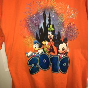 EUC Disney T Shirt Orange Mickey Donald Duck Men's Size XL 2010 Disney Parks